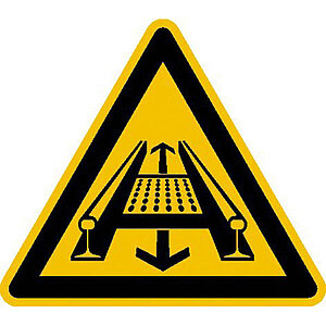 Warnschild | Warnung vor Gefahren durch eine Förderanlage im Gleis